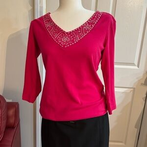 Fuscia cotton V-neck with beads around v